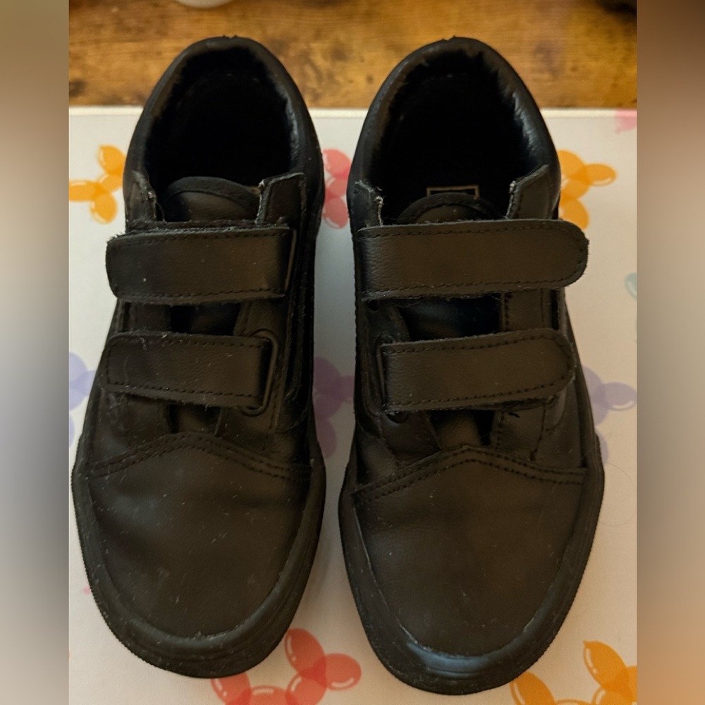 Vans Old Skool Classic hook & loop Black leather Velcro Sneakers. Unisex. Size 1